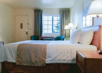 Riverfront Inn Roseburg hotel thumbnail 4