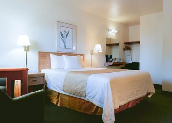 Riverfront Inn Roseburg hotel thumbnail 5