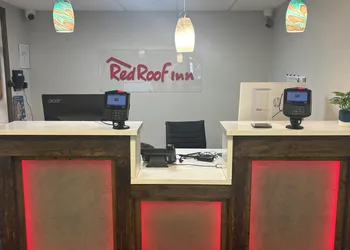 Red Roof Inn & Suites Tomah hotel thumbnail 2