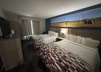 Red Roof Inn & Suites Tomah hotel thumbnail 4