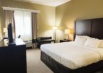 Days Inn & Suites by Wyndham Manheim Lebanon hotel thumbnail 7