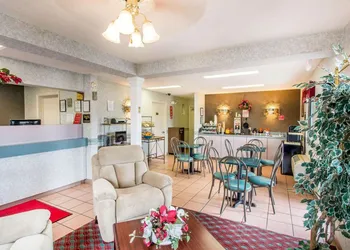 Econo Lodge Dothan West hotel thumbnail 2