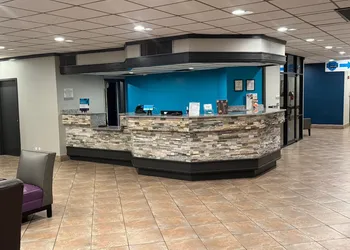 Clarion Inn & Suites Dothan South hotel thumbnail 3