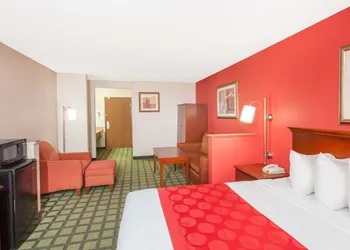 Baymont by Wyndham Decatur IL North hotel thumbnail 8