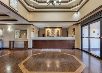 Comfort Suites Rolla hotel thumbnail 3