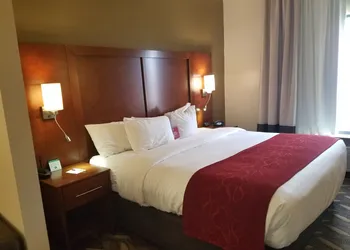 Comfort Suites Rolla hotel thumbnail 5
