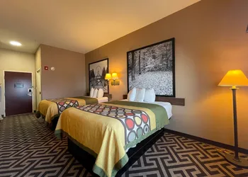 Super 8 by Wyndham Rolla hotel thumbnail 5