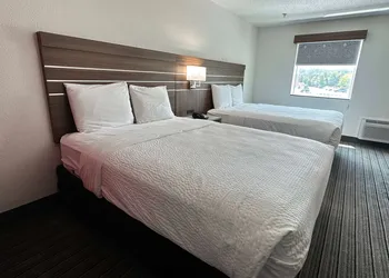 Ramada by Wyndham Lithia Springs Atlanta hotel thumbnail 7