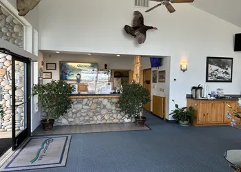 Edgewater Inn Shady Cove hotel thumbnail 2