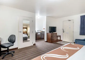 Quality Inn Central Roseburg hotel thumbnail 3