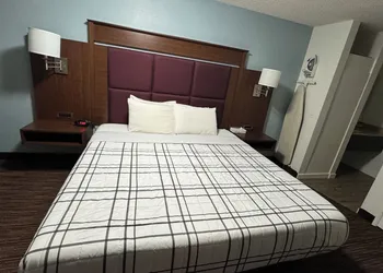 Morgan Inn And Suites hotel thumbnail 3