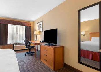 Best Western Plus Olympic Inn hotel thumbnail 6