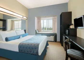 Microtel Inn & Suites by Wyndham Stanley hotel thumbnail 7