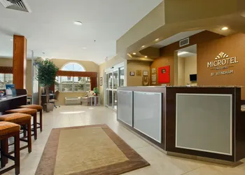 Microtel Inn & Suites by Wyndham Dickinson hotel thumbnail 2
