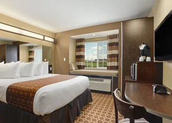 Microtel Inn & Suites by Wyndham Dickinson hotel thumbnail 5