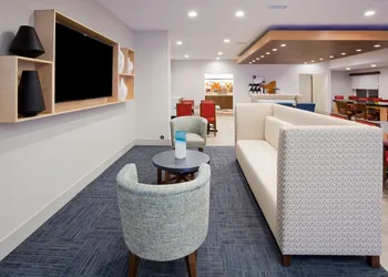 Holiday Inn Express Hotel & Suites Dickinson by IHG hotel thumbnail 3