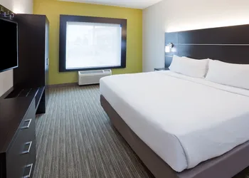 Holiday Inn Express Hotel & Suites Dickinson by IHG hotel thumbnail 4
