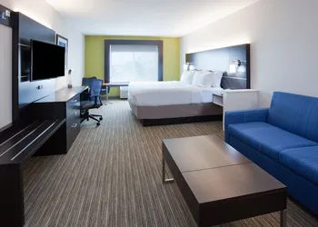 Holiday Inn Express Hotel & Suites Dickinson by IHG hotel thumbnail 5