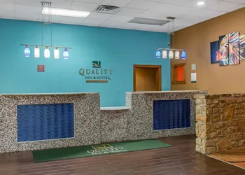 Quality Inn & Suites Bedford West hotel thumbnail 2
