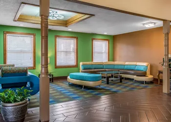 Quality Inn & Suites Bedford West hotel thumbnail 4