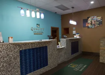 Quality Inn & Suites Bedford West hotel thumbnail 7
