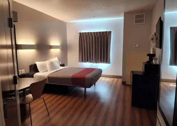 Motel 6 Biloxi, MS - Beach hotel thumbnail 7