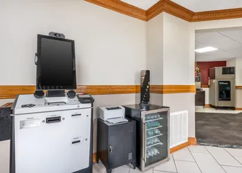 Red Roof Inn Greencastle South – Cloverdale hotel thumbnail 5