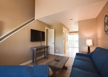 Waterside Suites & Marina hotel thumbnail 4