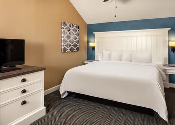 Waterside Suites & Marina hotel thumbnail 5