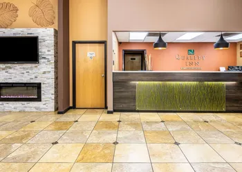 Quality Inn Perry - National Fairgrounds Area hotel thumbnail 2