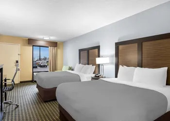 Quality Inn Perry - National Fairgrounds Area hotel thumbnail 4