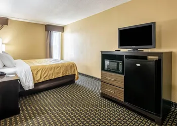Quality Inn Perry - National Fairgrounds Area hotel thumbnail 8