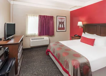Ramada Hotel & Conference Center by Wyndham Hammond hotel thumbnail 3