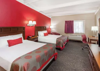 Ramada Hotel & Conference Center by Wyndham Hammond hotel thumbnail 5