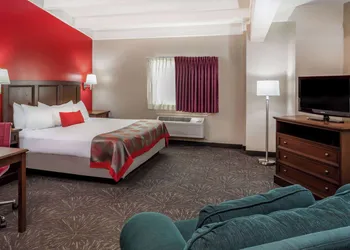 Ramada Hotel & Conference Center by Wyndham Hammond hotel thumbnail 8