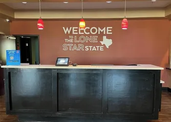 Quality Inn & Suites Pearsall hotel thumbnail 2