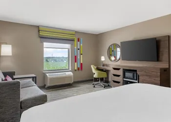 Hampton Inn & Suites Crawfordsville hotel thumbnail 6