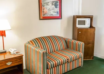 Quality Inn & Suites Lebanon I-65 hotel thumbnail 6