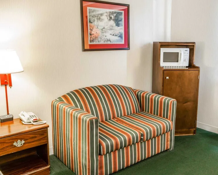 Quality Inn & Suites Lebanon I-65 hotel detail image 6