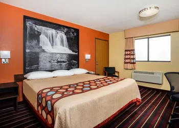 Super 8 by Wyndham Crawfordsville hotel thumbnail 3