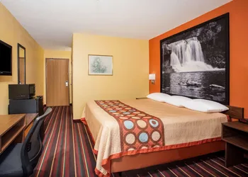 Super 8 by Wyndham Crawfordsville hotel thumbnail 4