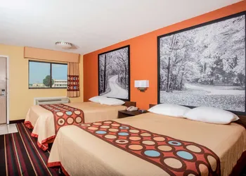 Super 8 by Wyndham Crawfordsville hotel thumbnail 5