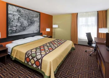 Super 8 by Wyndham Rochester hotel thumbnail 5