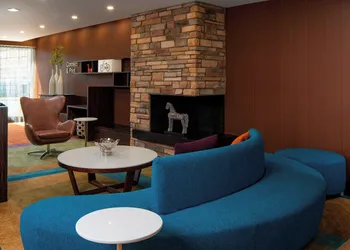 Fairfield Inn and Suites by Marriott Batesville hotel thumbnail 2