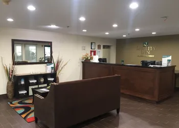 Quality Inn Batesville hotel thumbnail 3