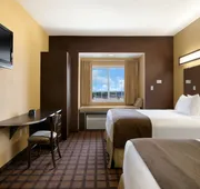 Microtel Inn & Suites by Wyndham Quincy Downtown/River Area hotel detail image 4