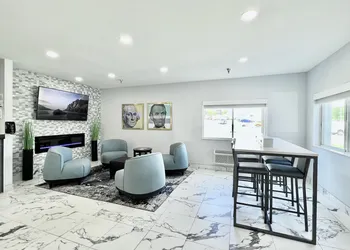 AmericInn by Wyndham Quincy hotel thumbnail 2