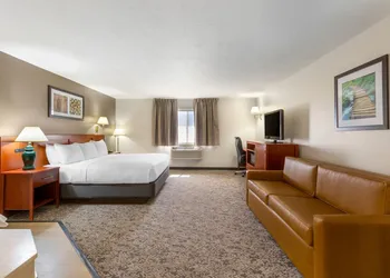 Quality Inn & Suites Fillmore I-15 hotel thumbnail 5