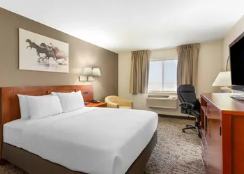 Quality Inn & Suites Fillmore I-15 hotel thumbnail 6