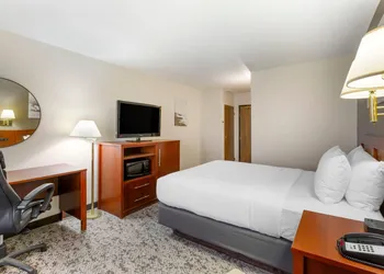 Quality Inn & Suites Fillmore I-15 hotel thumbnail 7